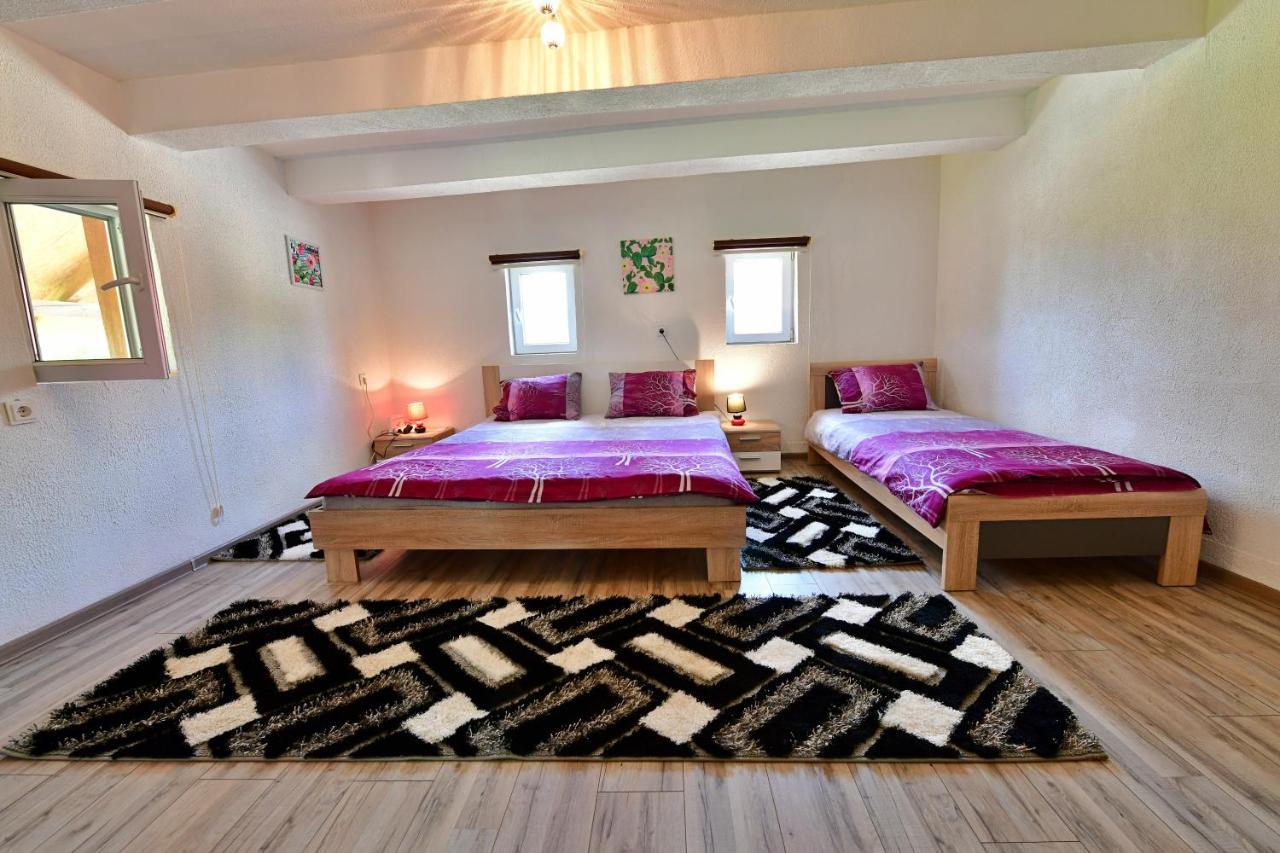 House Luna Rakovica Exteriér fotografie